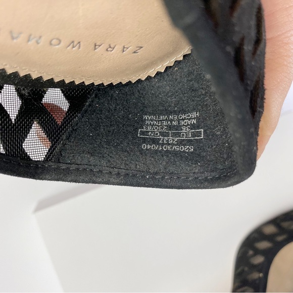 Black Geometric Mesh Pointed Toe Block Heel Pumps - Picture 8 of 9